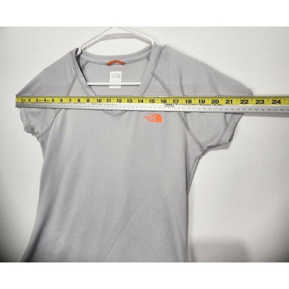 The North Face Women's Casual Sport Lightweight Shirt Light Gray Size S/P - Picture 3 of 6
